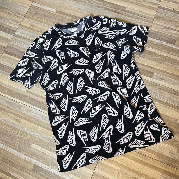 Nike Other - NIKE athletic short sleeve tee shirt size men’s small